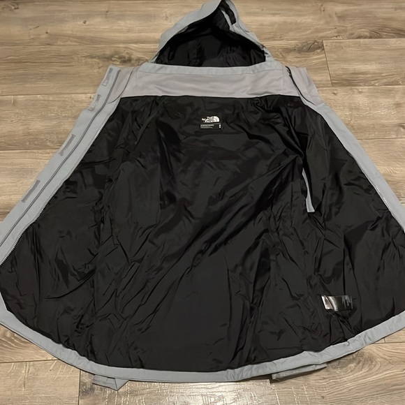 North Face Jacket - Picture 12 of 17